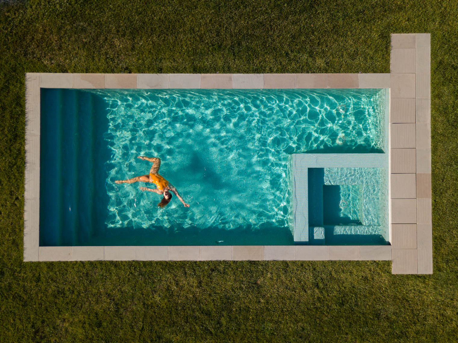 Synchronized swimming pool drone